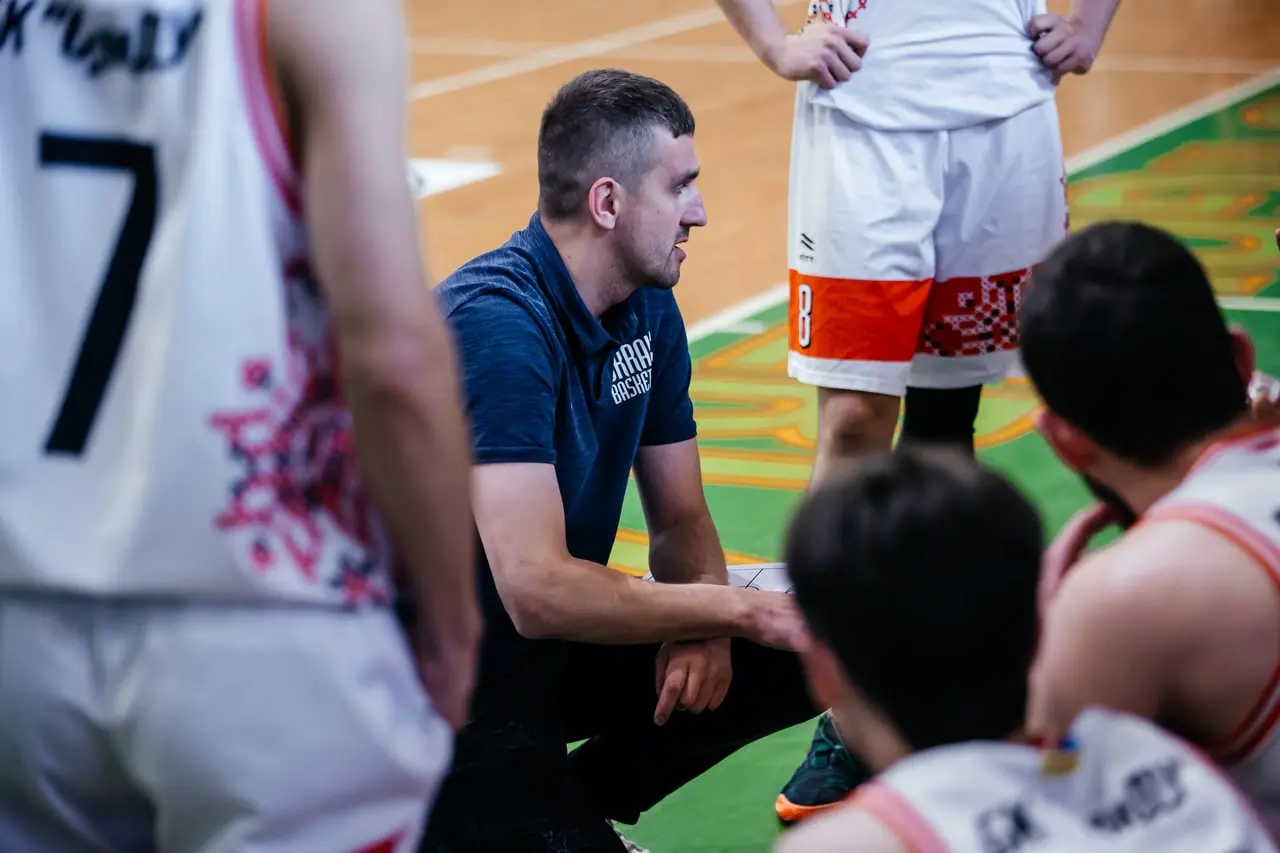 тренер Ярослав Ковальов на літній універсіаді