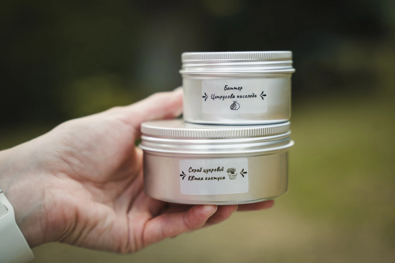 Сум'янка продає натуральні скраби та масло для тіла