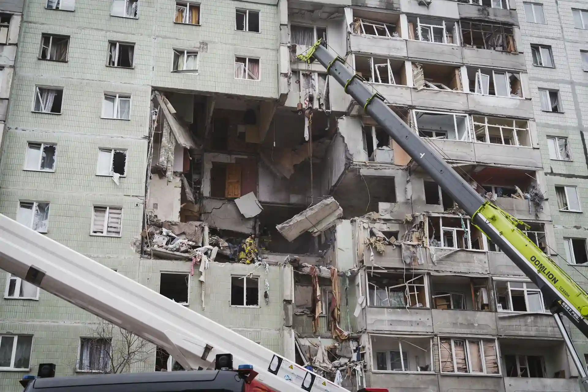 Будинок на Героїв Крут після атаки