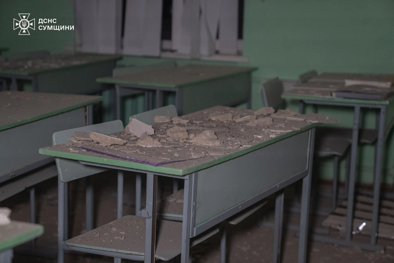 Наслідки російського обстрілу училища