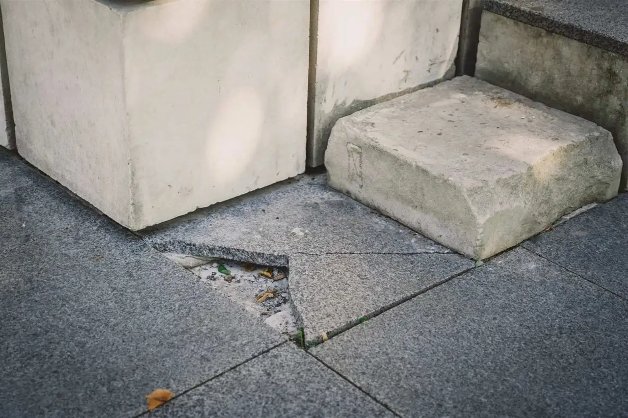 пошкодження пам'ятника цукру в Сумах