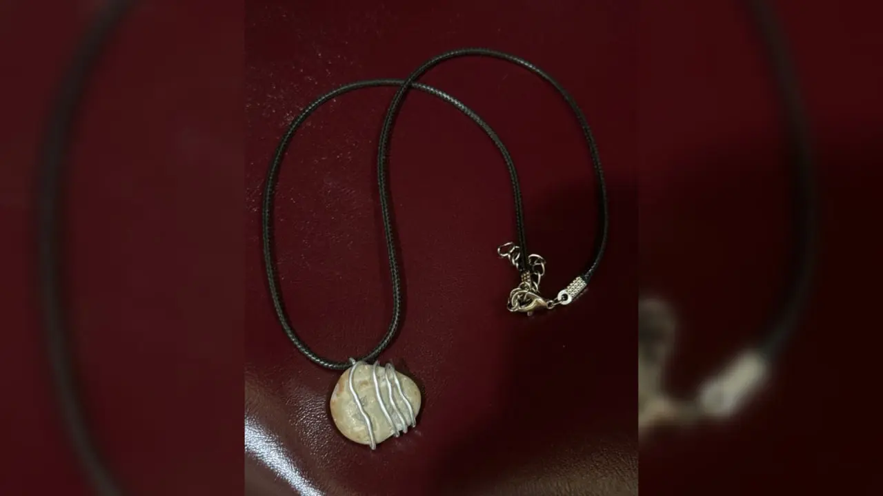 підвіска з кримського каменю на барахолці