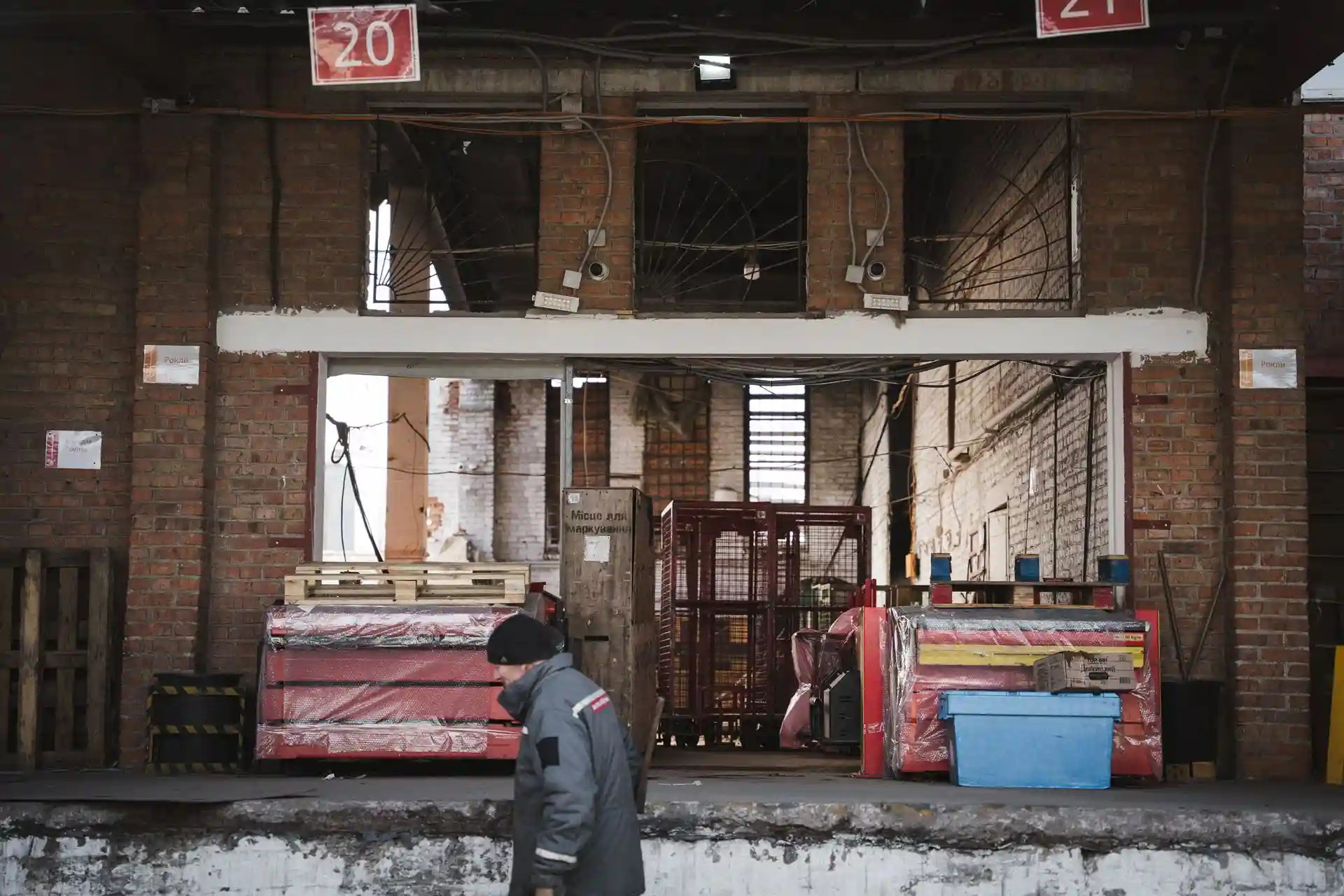 pratsevlashtuvannia v sumakh 1 Сумський термінал «Нової пошти» після обстрілу