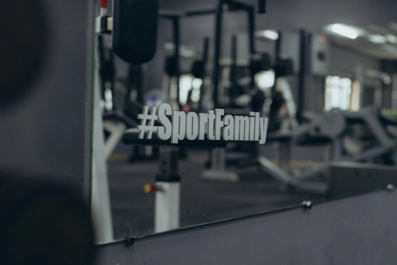 Інтер'єр спортклубу в Сумах