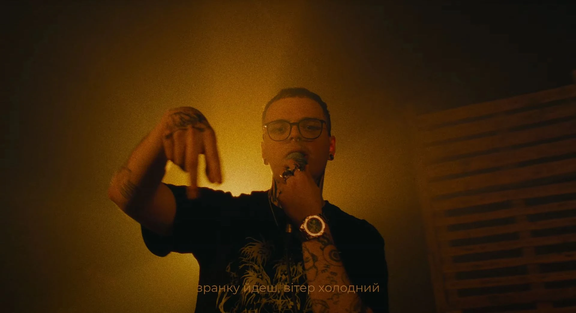 Семен Саєнко Шарп у кліпі Цяцянка