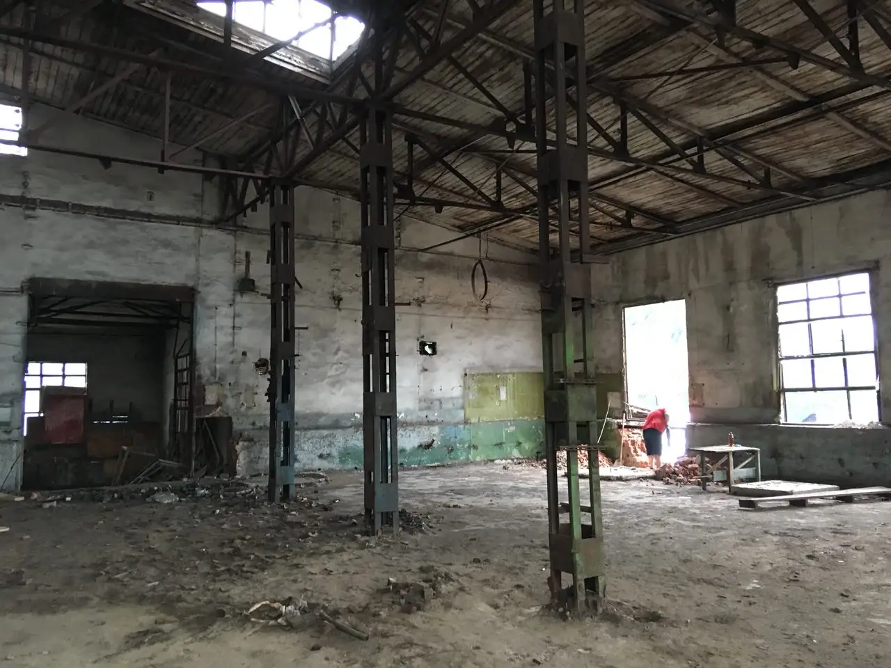 Територія закинутого заводу в Охтирці