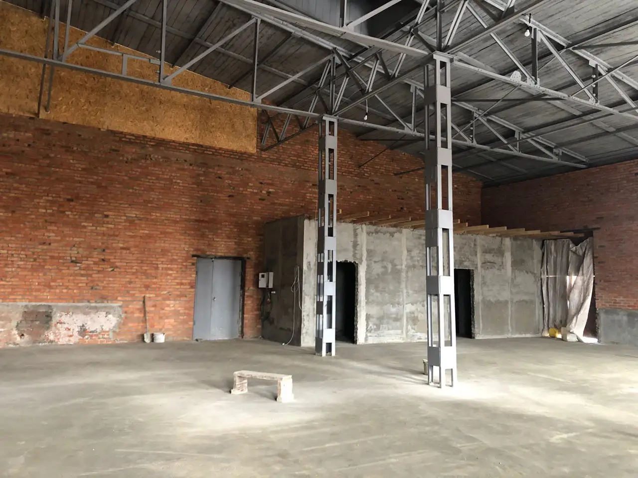 Спільнота молоді Охтирки почала ремонтувати приміщення закинутого заводу