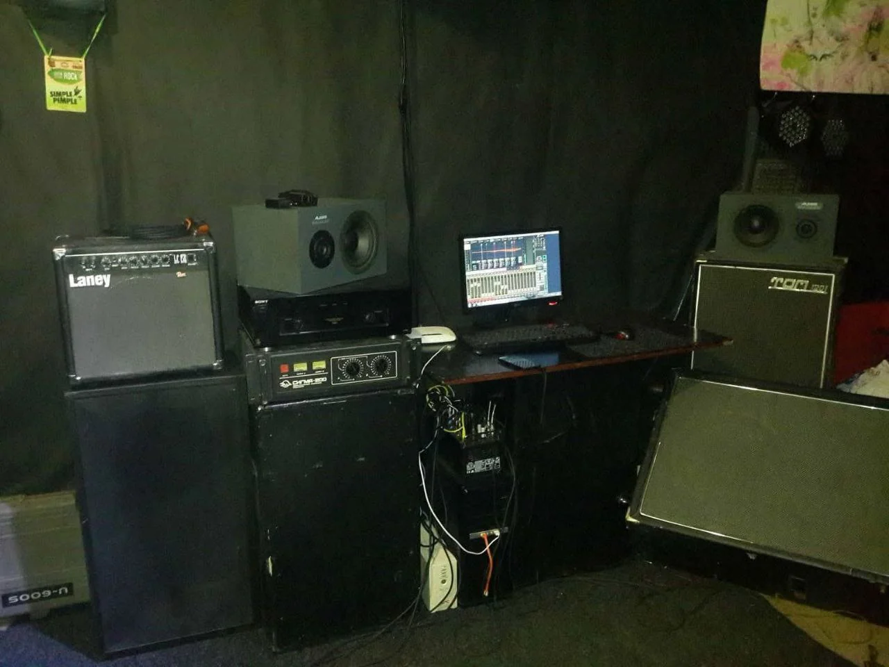 studiya zapysu hurtu Simple Pimple Студія звукозапису сумського рок-гурту