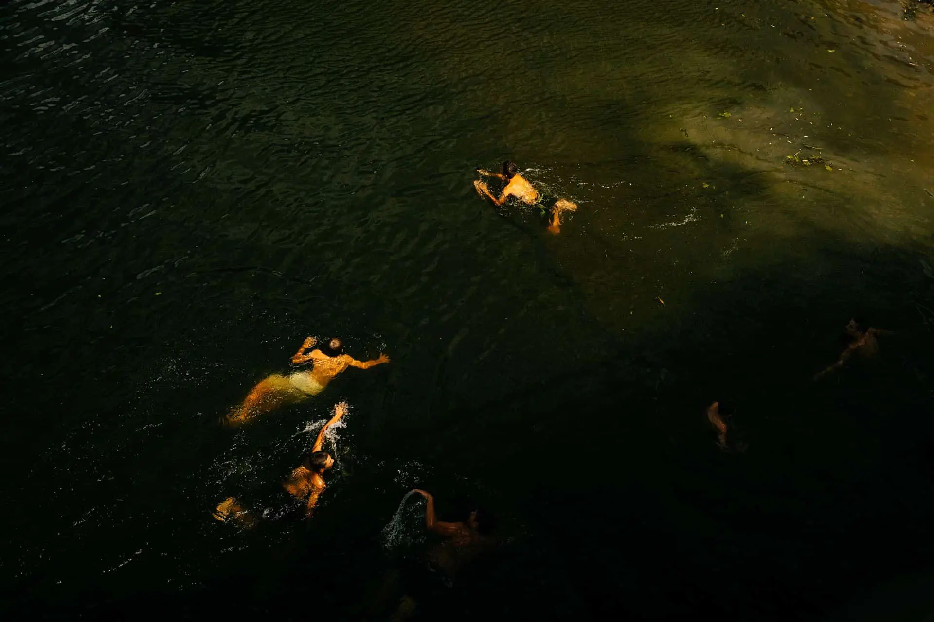 sums ki dity kupayut sya v richtsi Діти плавають у Пслі в Сумах