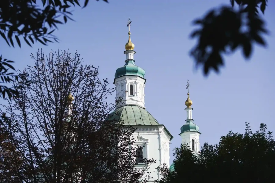 sviato voskresenskyy sobor Бані Воскресенської церкви в Сумах