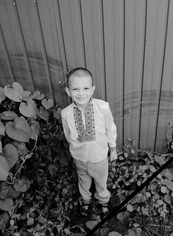 syn podruzhzhya Lyesnichenkiv yakyy zahynuv vnaslidok ataky Син подружжя Лєсніченків, який загинув внаслідок обстрілу