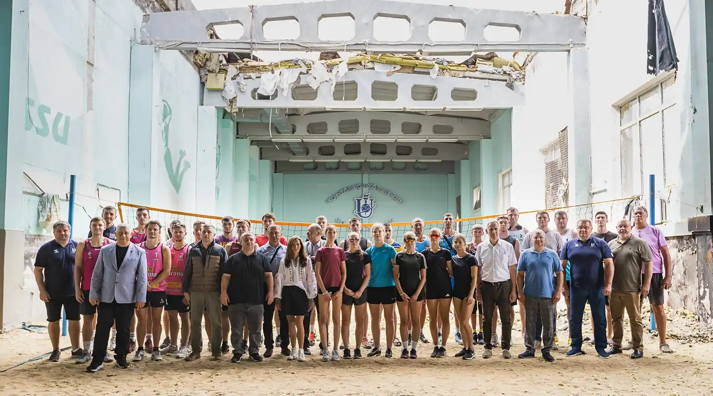 Учасники турніру з пляжного волейболу в Сумах