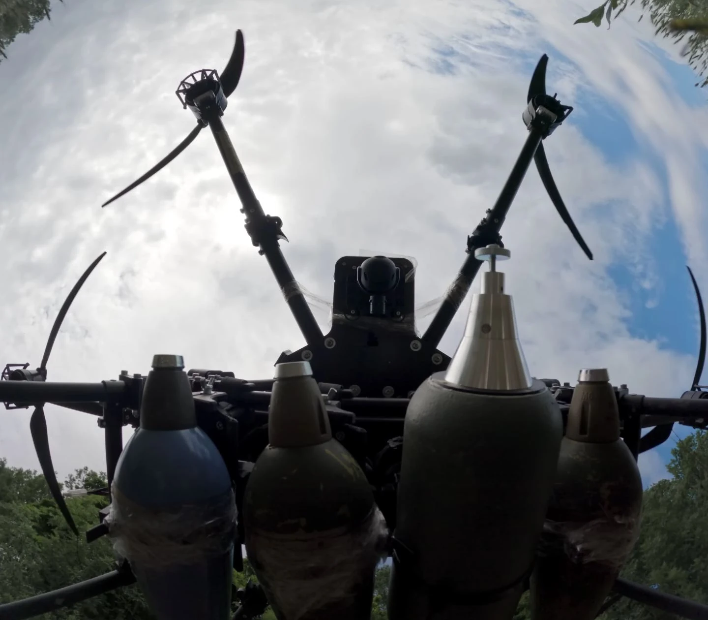 ukrayins kyy dron na sumshchyni Дрон поблизу Юнаківки на Сумщині