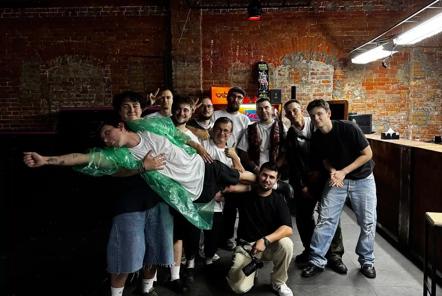 znimal na komanda klipu minyay uye знімальна команда кліпу Міняю УЄ