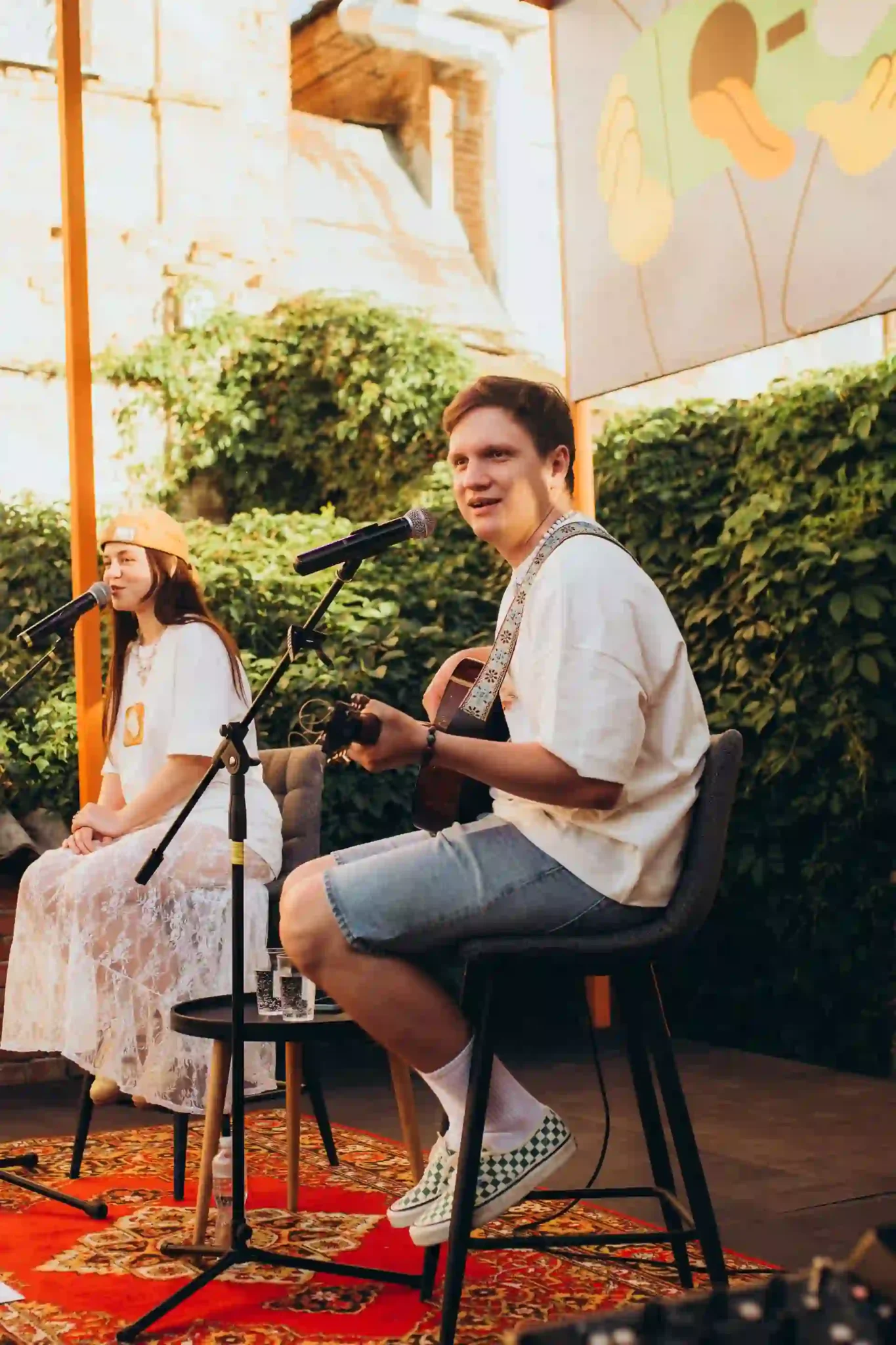 Tember Blanche vystupaye u dvoryku na kuznechniy Тембер Бланш у Дворику на Кузнечній