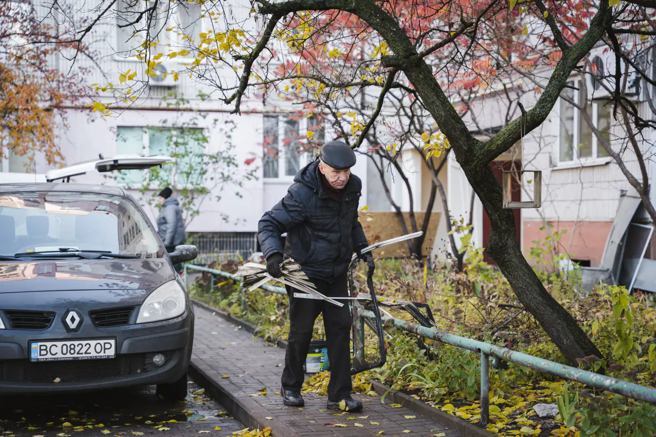 cholovik pribirae pislya obstrilu