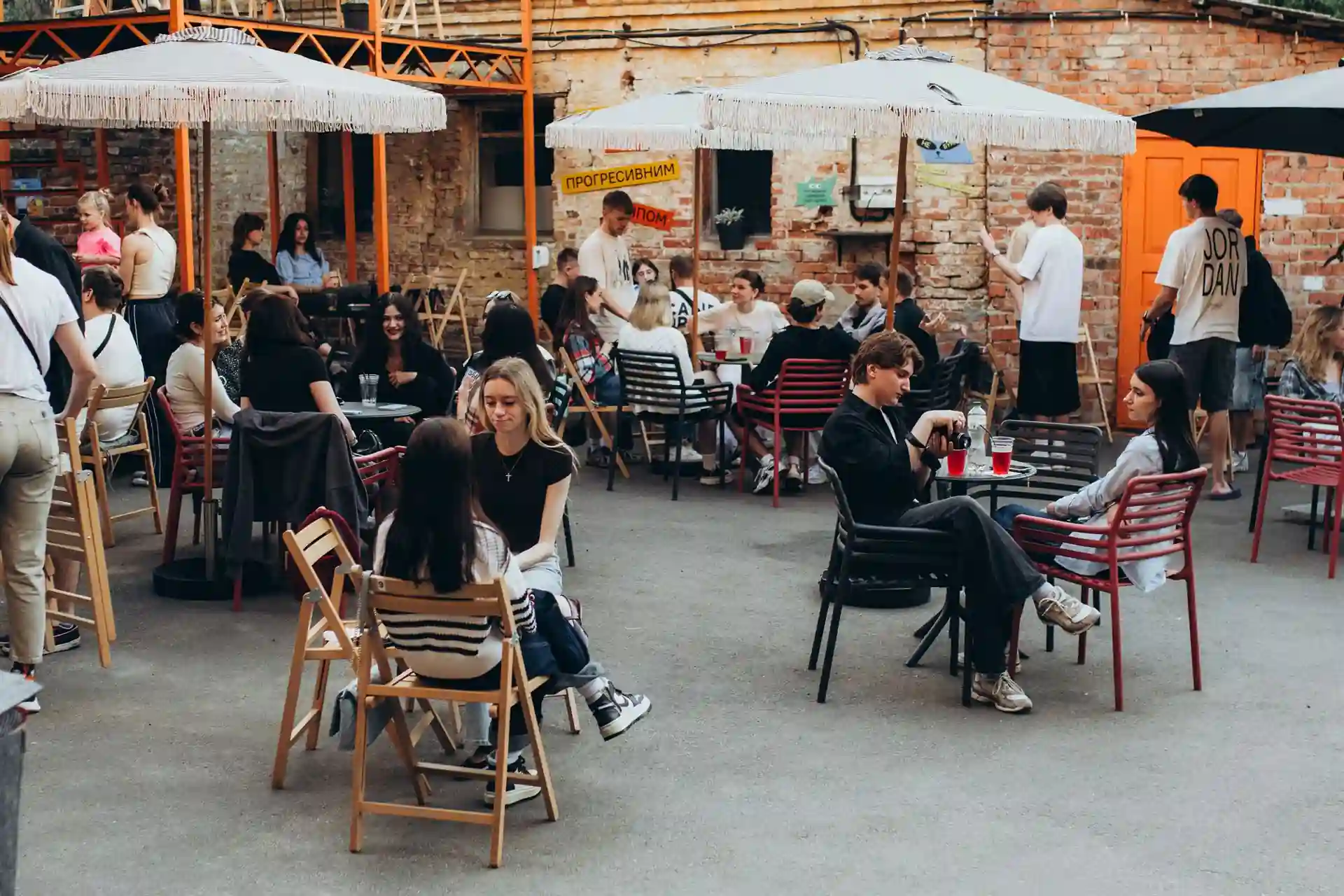 dvoryk na kuznechniy u sumakh Дворик на Кузнечній у Сумах