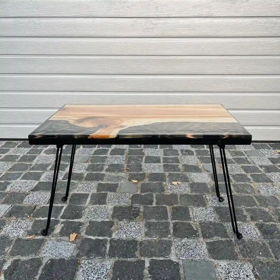 Дизайн столу із використаними гільзами