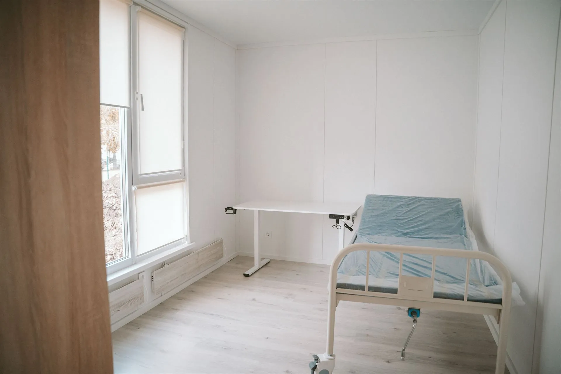 Квартира в модульному будинку для людей з інвалідністю, з інклюзивними меблями та сантехнікою