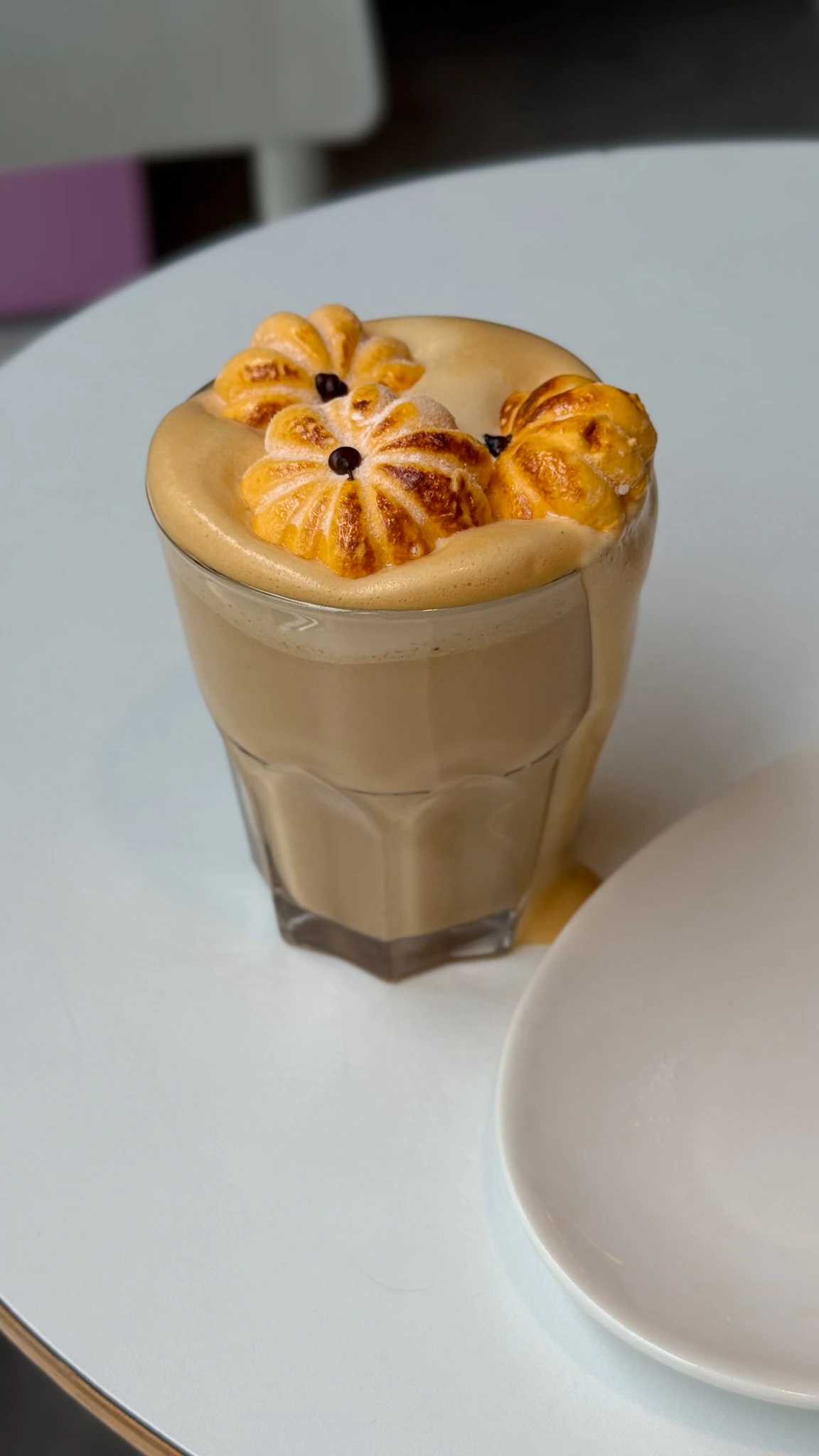 latte u la fit Гарбузове лате у La Fit Bakery.