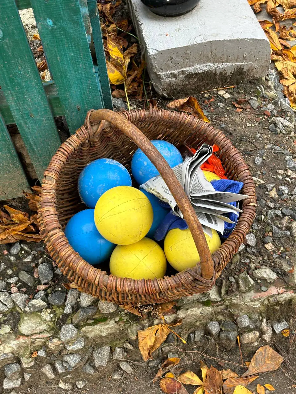 mʹyachi dlya hry v bochche М'ячі для гри в бочче