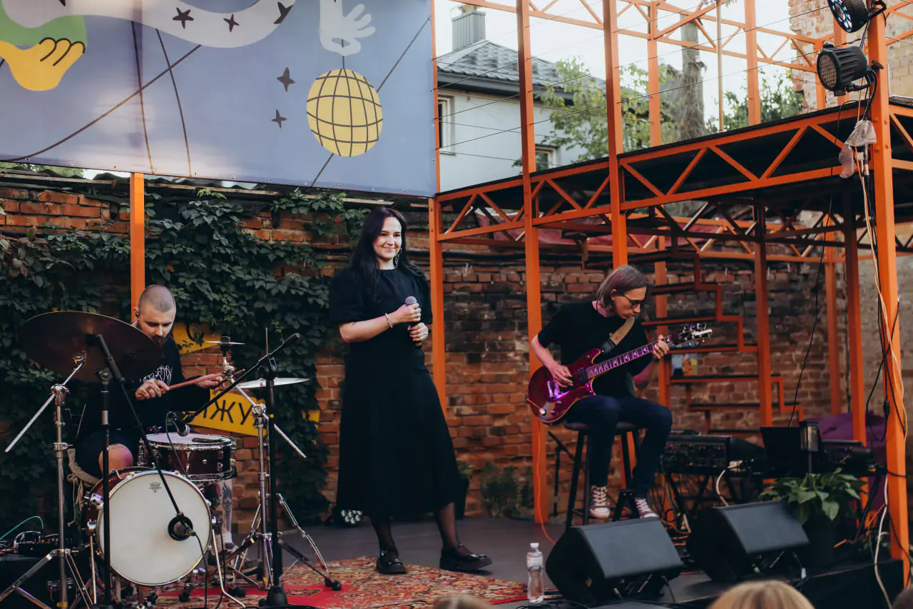 Moann у Дворику на Кузнечній у Сумах