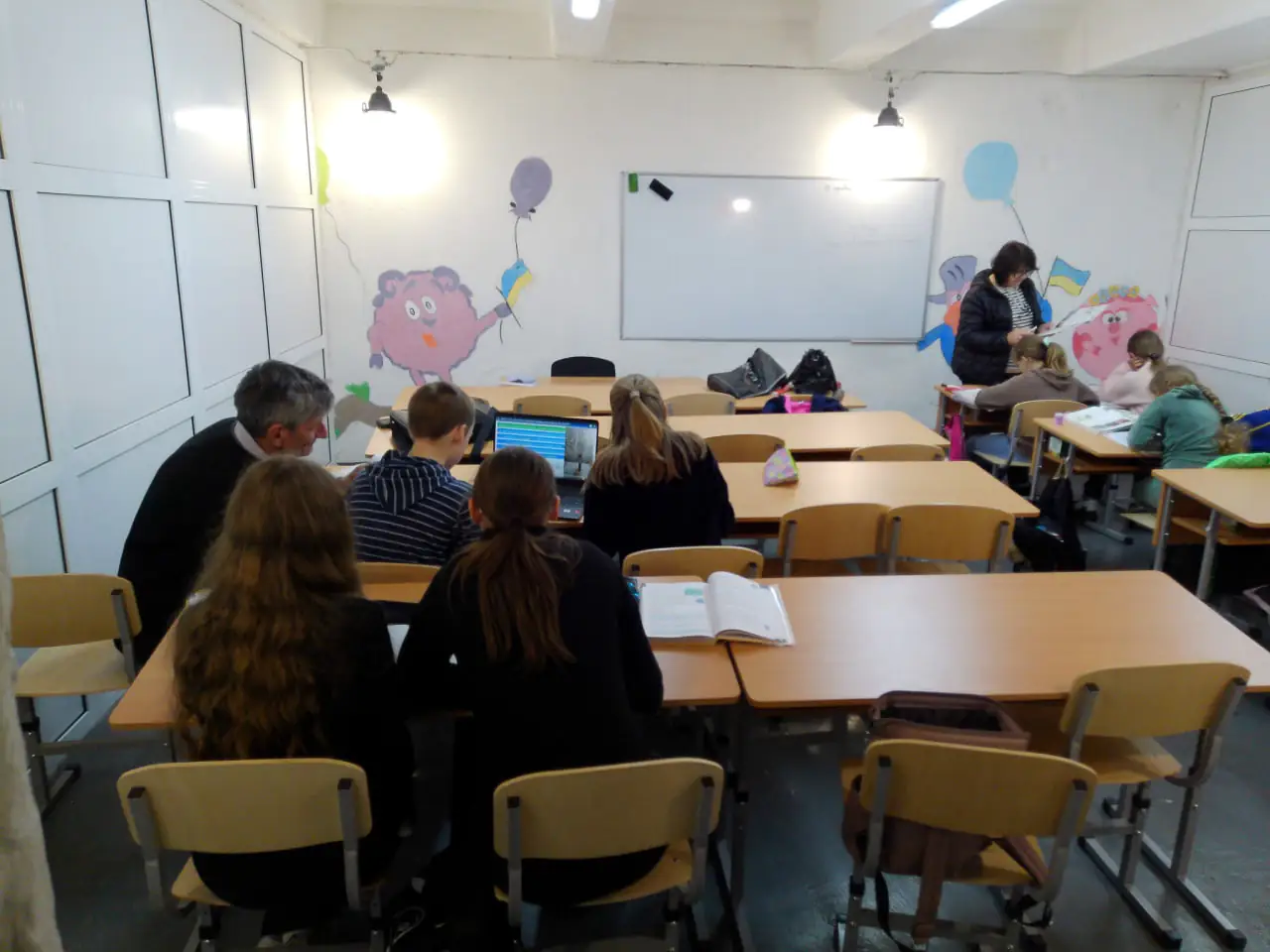 навчання дітей у школі в Шостці