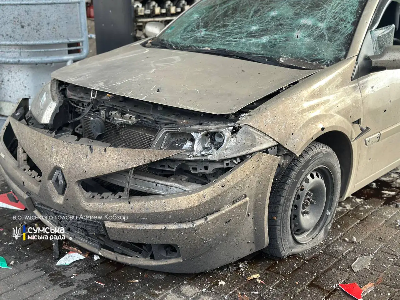 poshkodzhena mashyna vnaslidok ataky na sumy