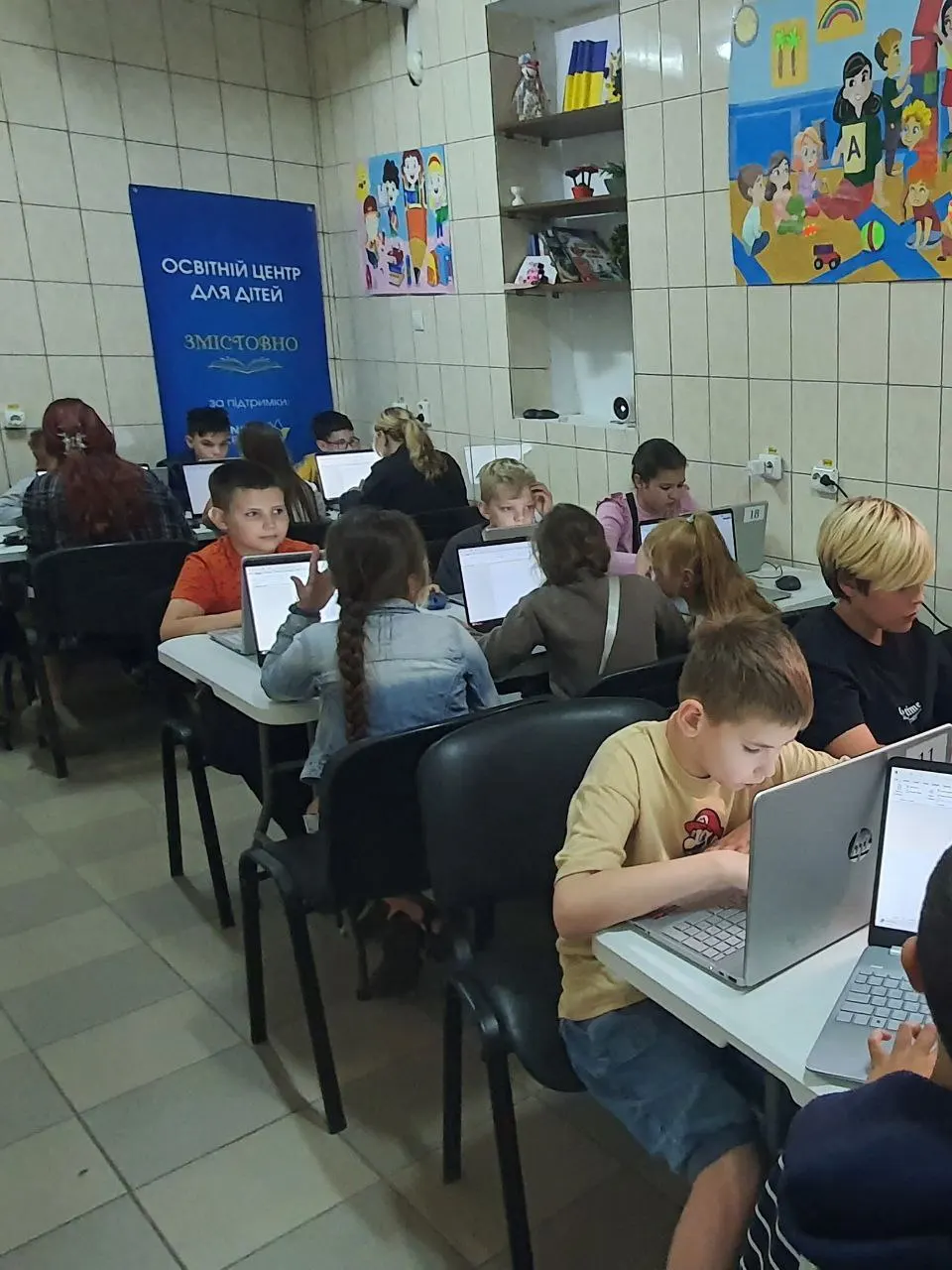 Заняття з програмування для дітей в освітньому центрі в Сумах