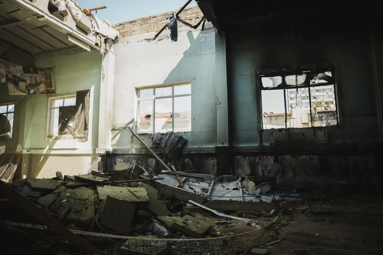 зруйнований центр пляжного волейболу у Сумах