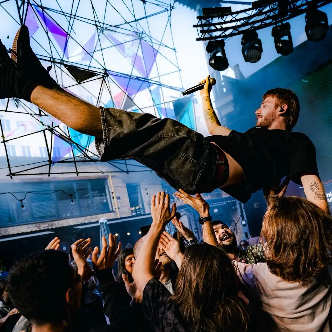 сумський гурт Сквер виступає у Києві