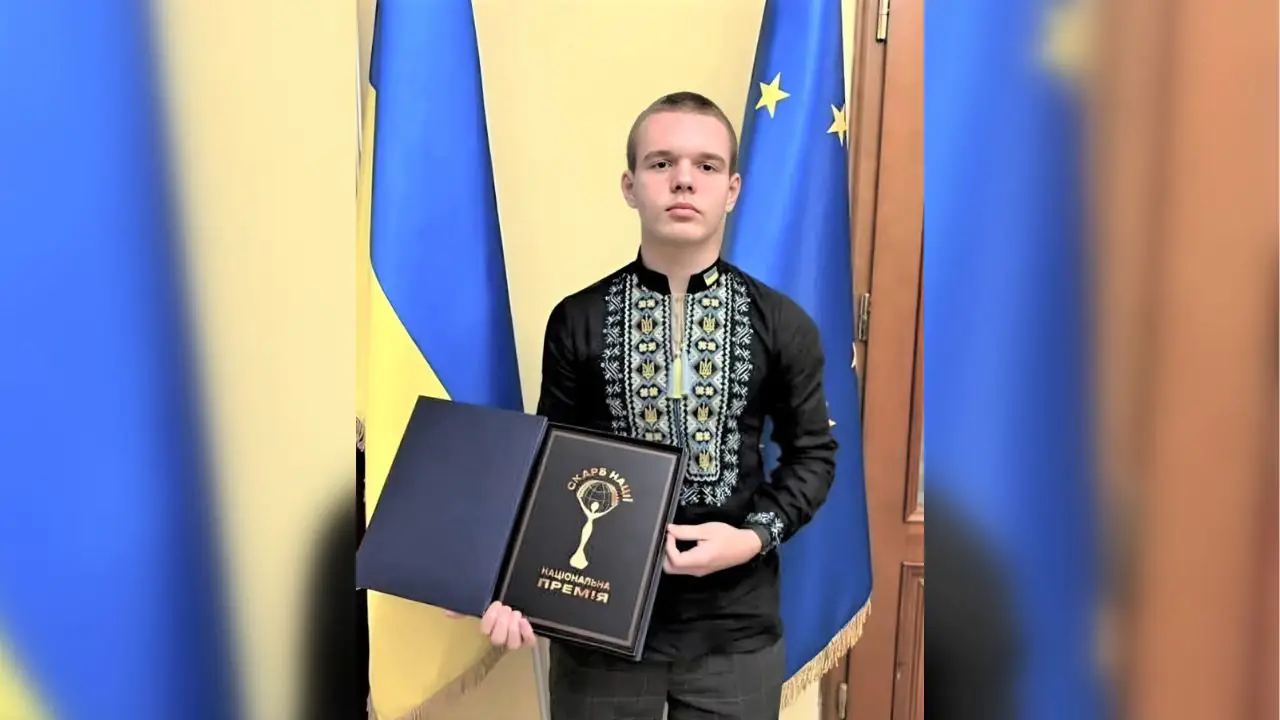 sumʹyanyn kiril illyashenko z nahorodoyu Кіріл Ілляшенко з Національною премією