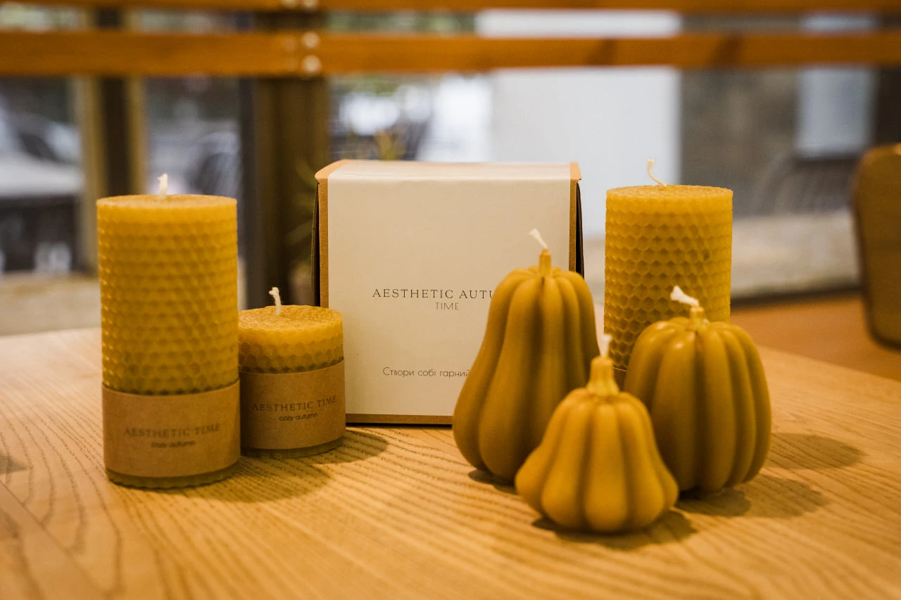 svichky z voshchyny sumy 1 Сумська родина створила пасіку і почала виготовляти свічки з вощини