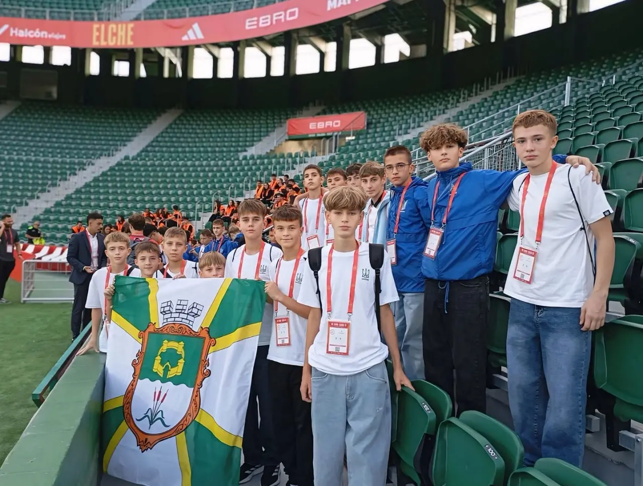 trostanetski futbolisty na matchi v ispanii вихованці академії футболу з Тростянця на матчі в Іспанії