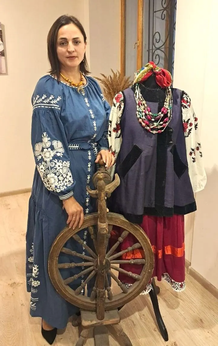 Українське вбрання на вечорницях у Сумах