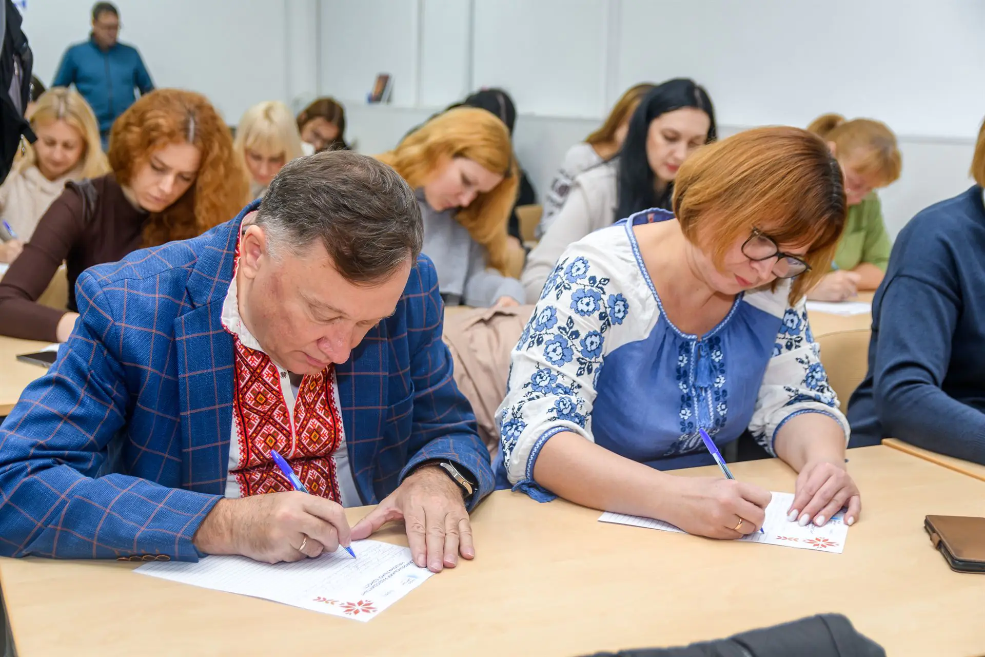 vykladi sumdu pyshutʹ radiodyktant vykladi sumdu pyshutʹ radiodyktant