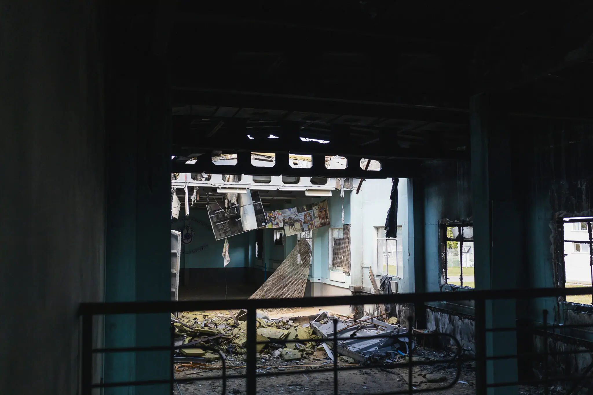 zruynovany centr voleybolu sumy руйнування в центрі пляжного волейболу після обстрілу