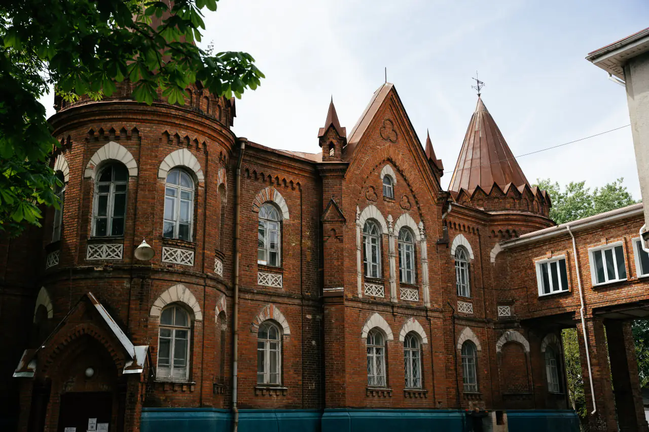 classic gimnaziya класична гімназія у Сумах