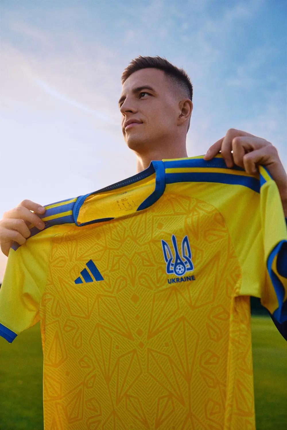 futbolka z novoyi formy zbirnoyi Футболка з нової форми збірної України