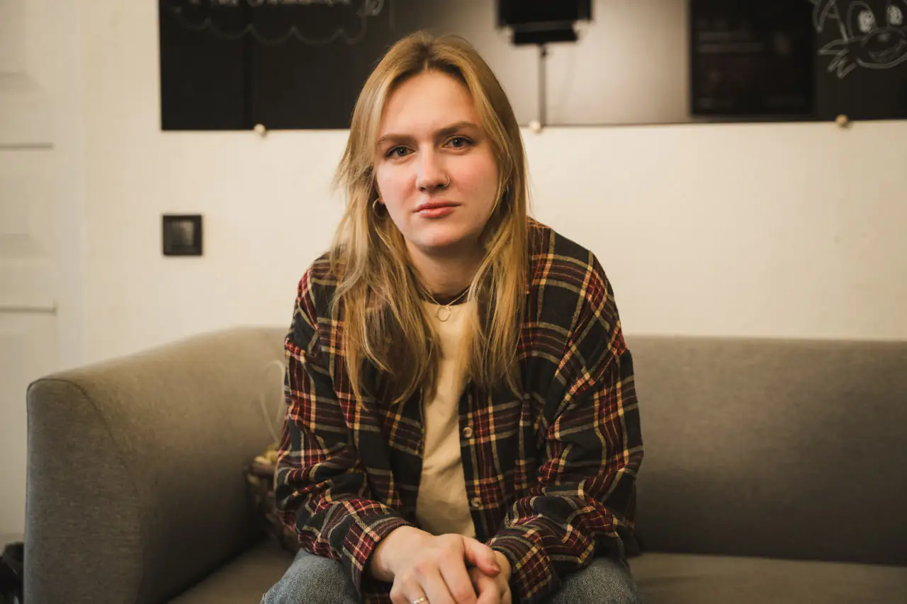 Сум'янка Олександра Бергазова, яка втратила нареченого на війні