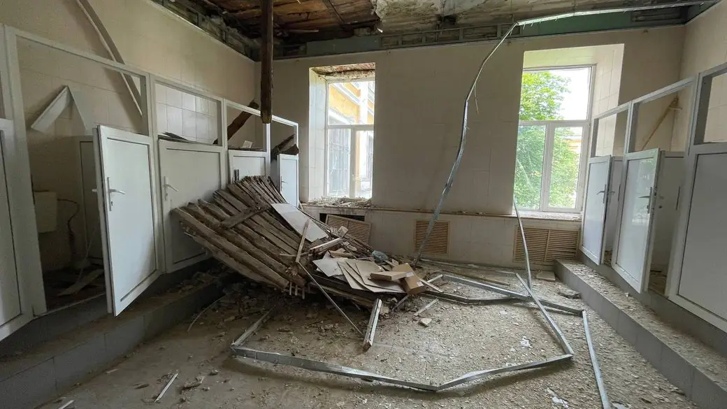 руйнування в кадетському корпусі