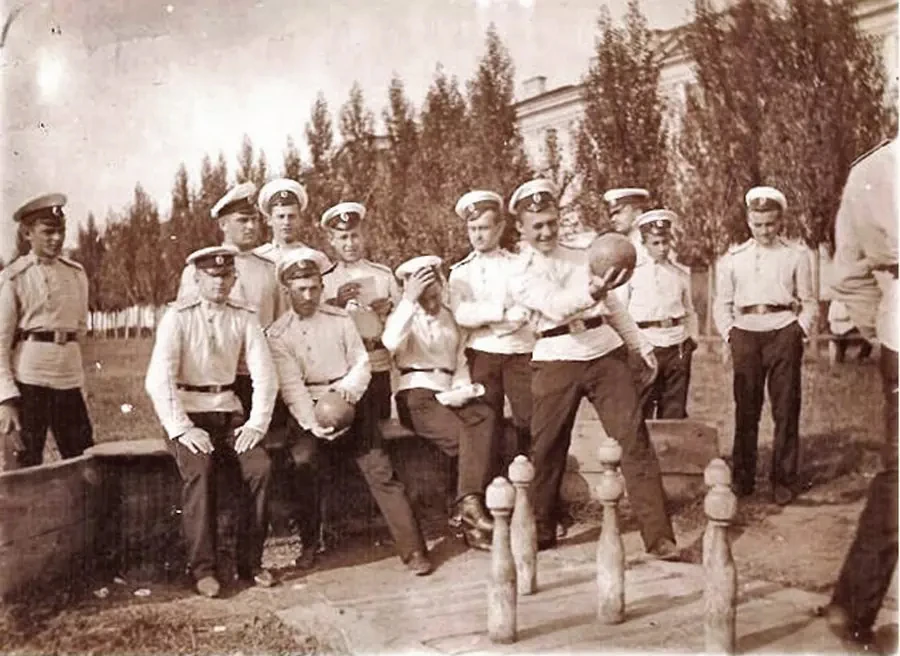 вихованці кадетського корпусу у Сумах на початку 20 століття