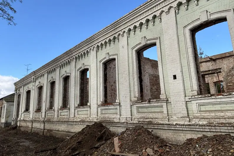 korpus romensʹkoyi likarni Корпус Роменської лікарні