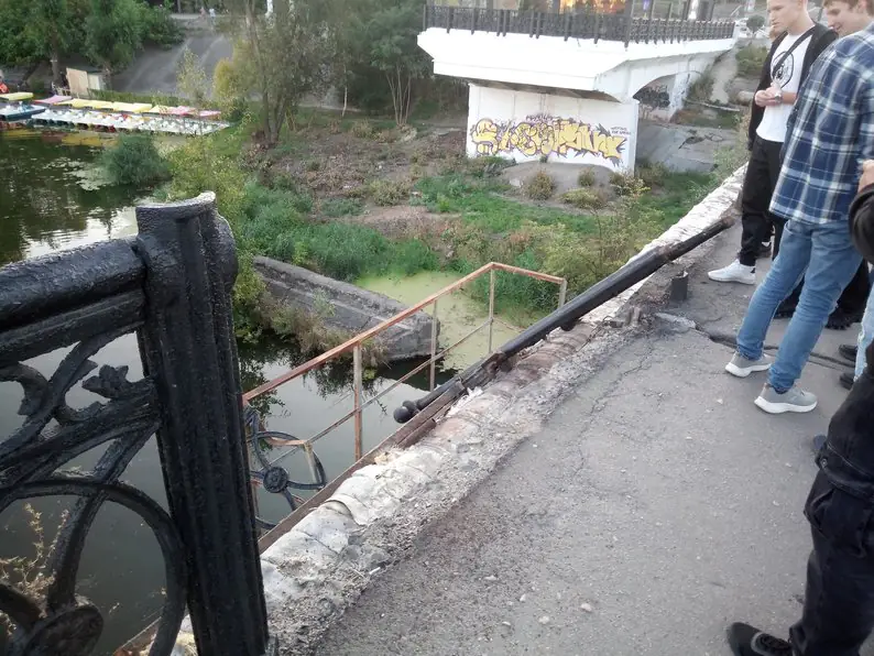 obvaleni peryla kharkivsʹkoho mostu