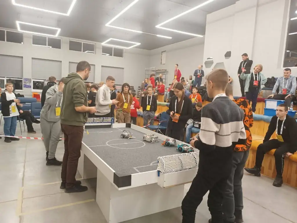 Сумські робототехніки на всеукраїнському турнірі в Луцьку