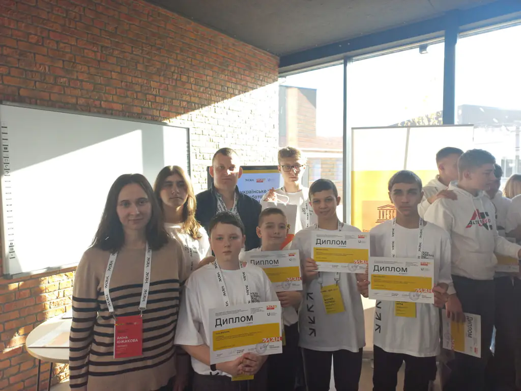 Роботехніки з Сумщини з дипломами всеукраїнського турніру RoboTrack Challenge