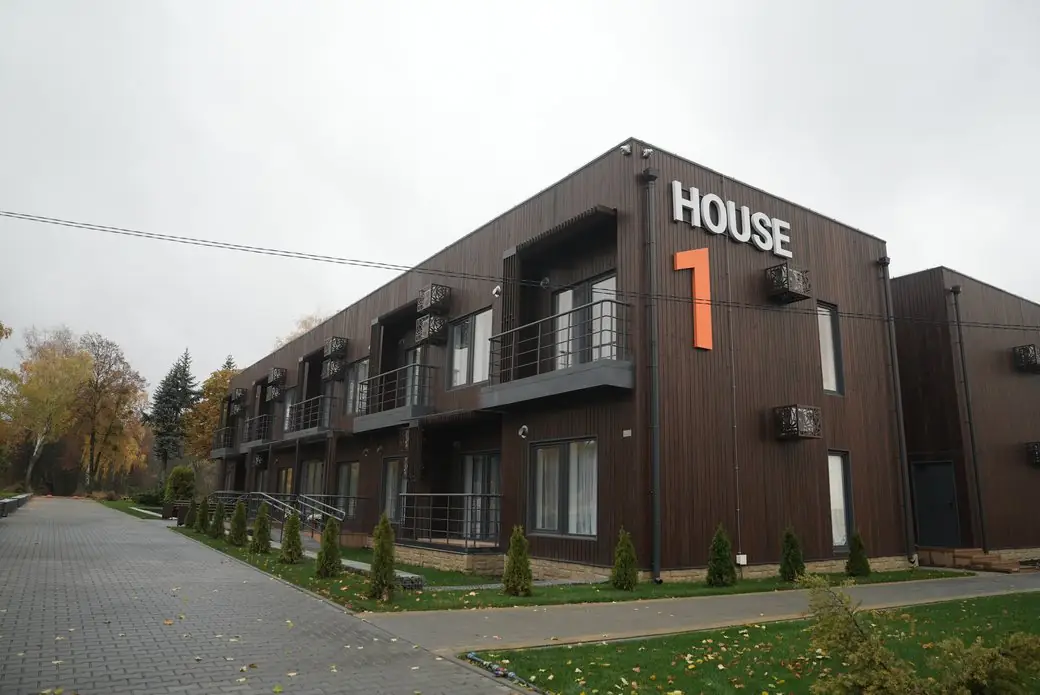 Центр для переселенців у Тростянці