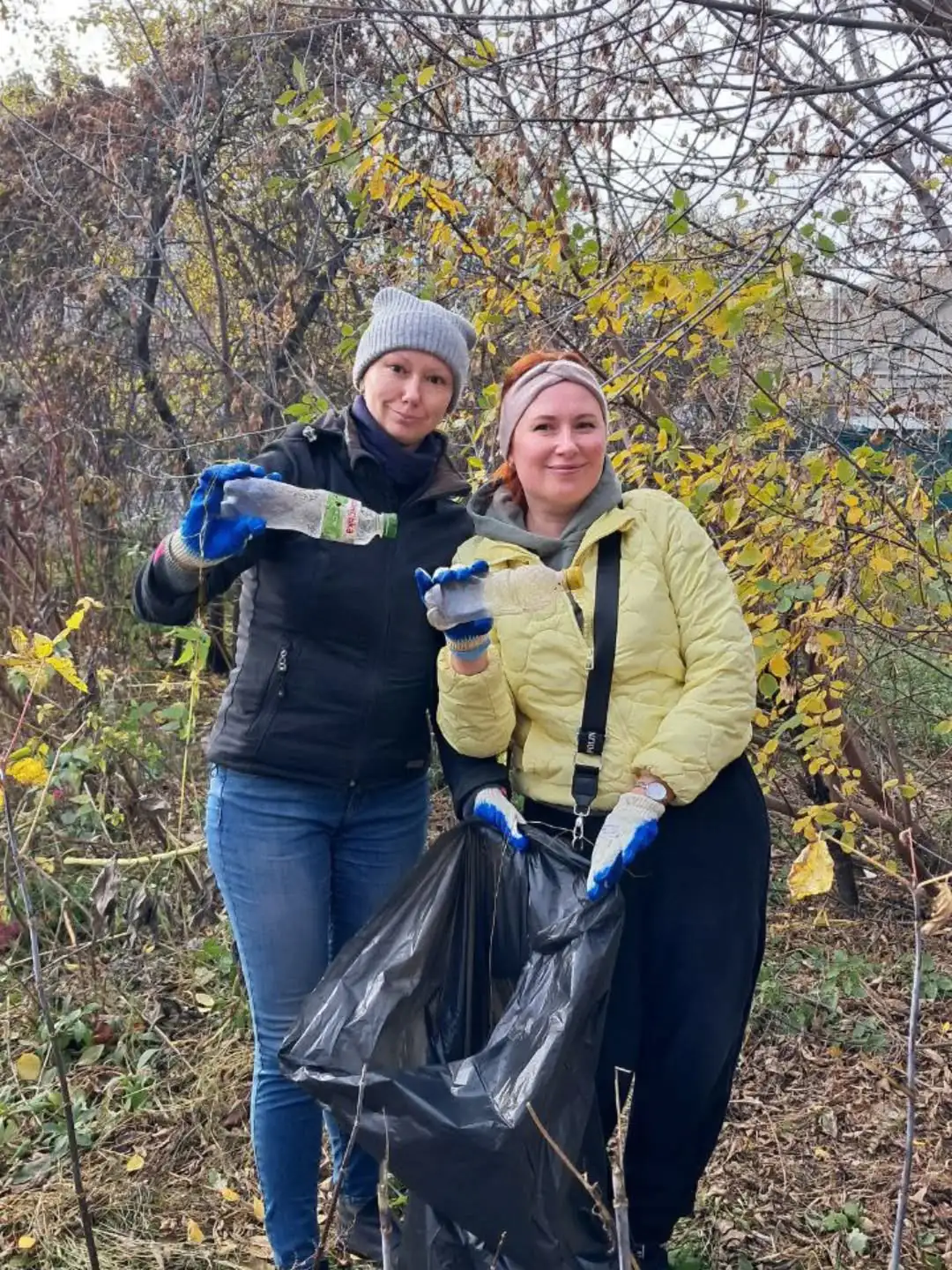 Учасниці Екокросу прибирають у Сумах