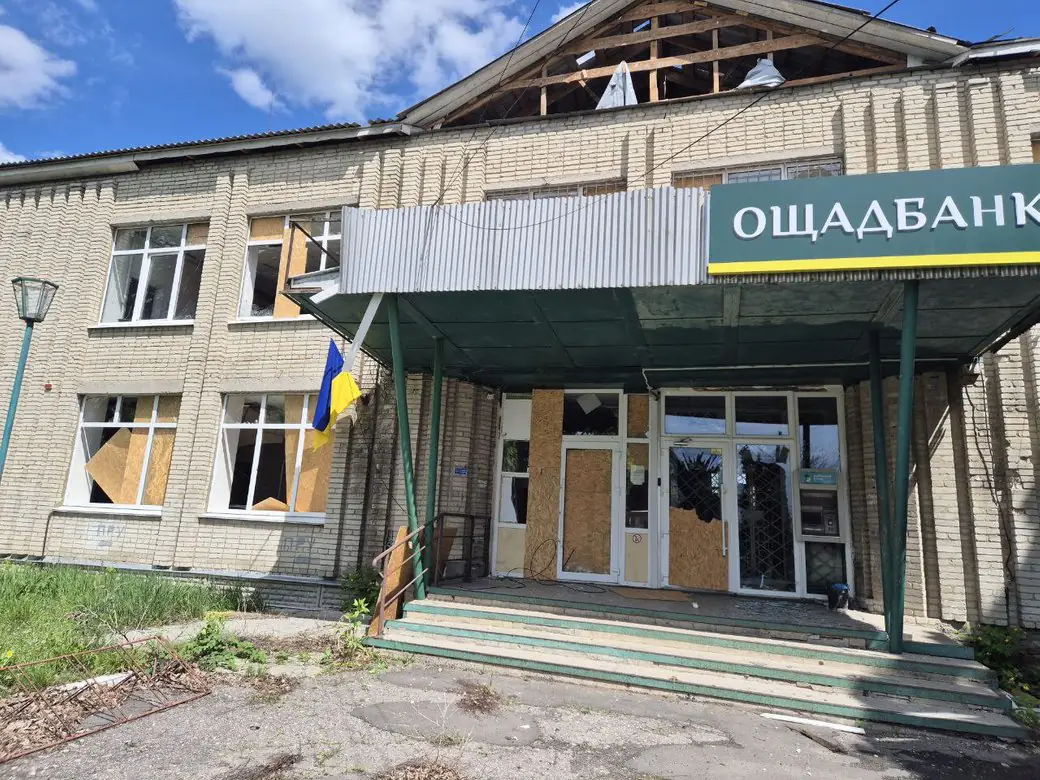 Пошкоджене приміщення у Великій Писарівці