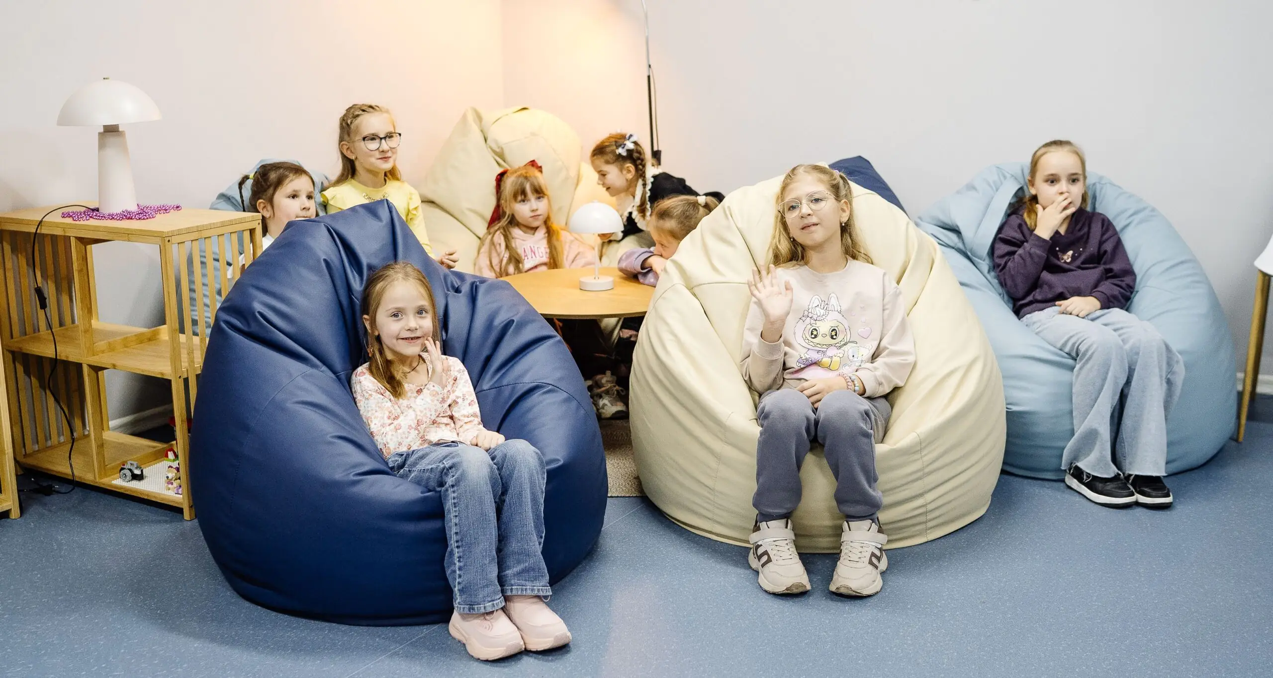 Діти в освітньому центрі Вулик у Сумській області